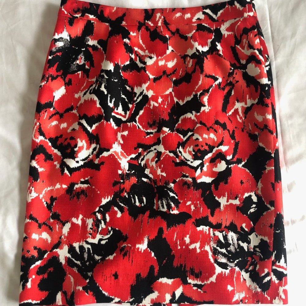 Classiques Entier Silk Blend Pencil Skirt - Picture 2 of 4